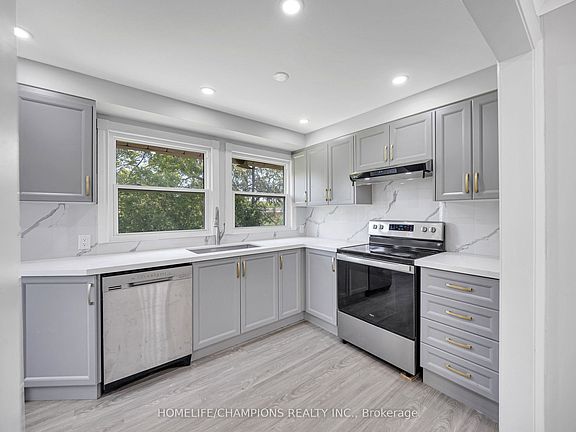 3rd image of 997 Mount Albert Rd