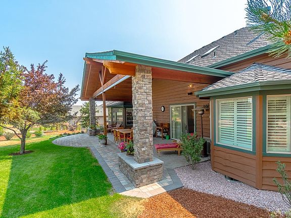 3rd image of 8851 Merlin Dr