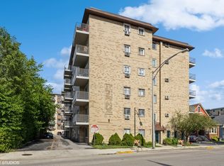 300 Circle Ave APT 2B, Forest Park, IL 60130