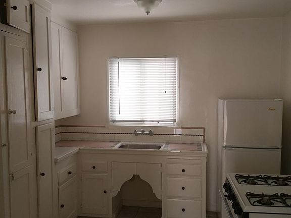 4th image of 28 Granada Ave APT 12