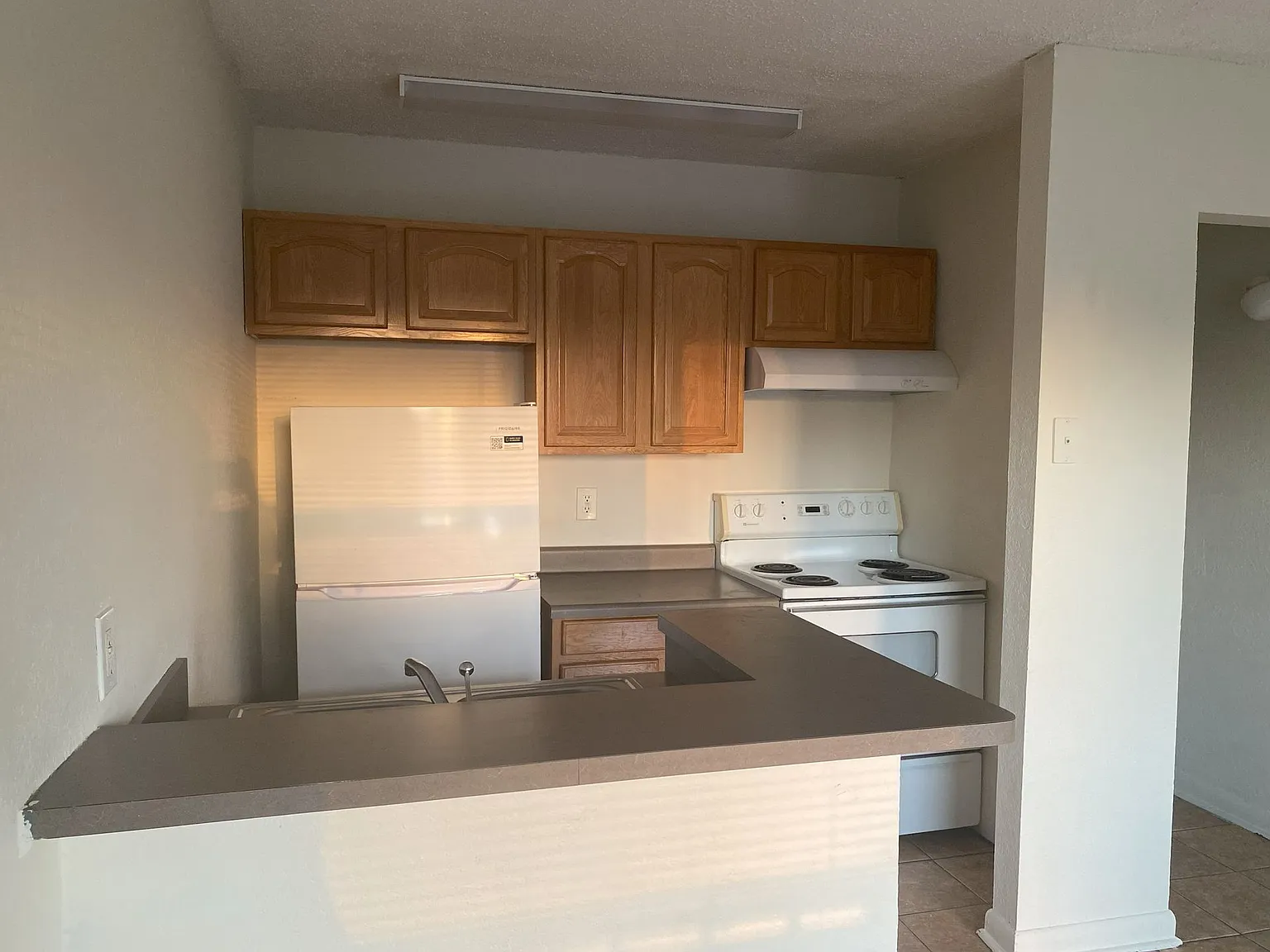 Spacious 1-Bedroom Apartment $900/Month! — Photo 4