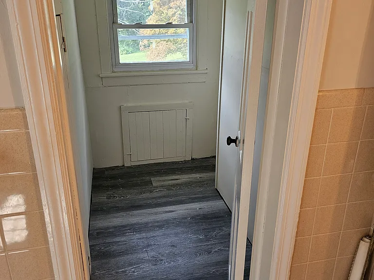 School House Ln — Photo 25
