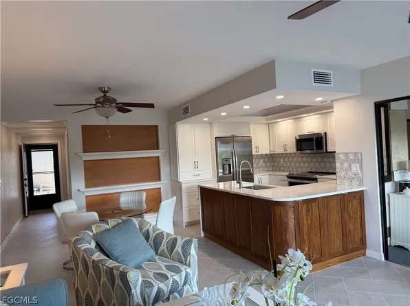 5850 Trailwinds Dr APT 713, Fort Myers, FL 33907