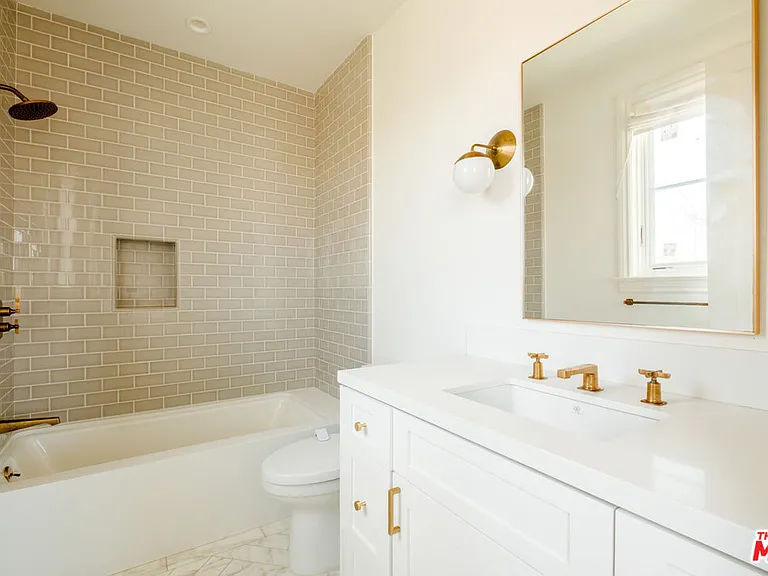557 Chapala Dr — Photo 20