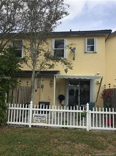 1st image of 3064 SE 1st Dr Unit 8