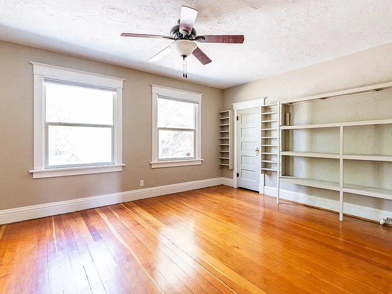 1221 Main St — Photo 30