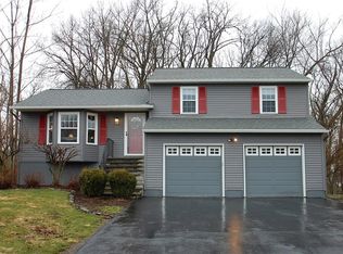 140 Trotters Rdg, Camillus, NY 13031