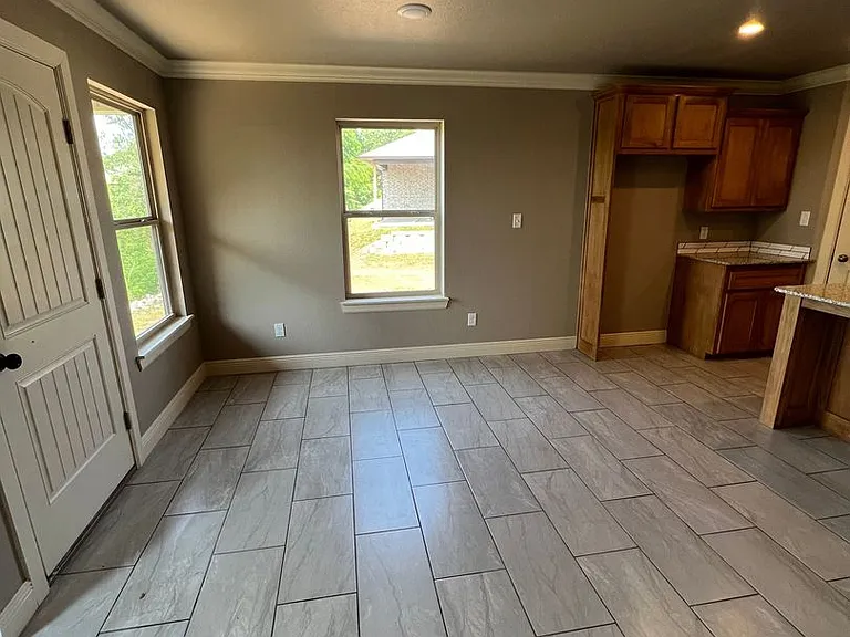 9004-9006 Sandra Way — Photo 16