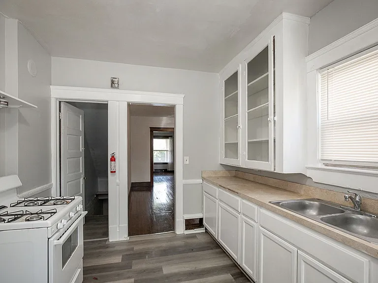 2801 Riverside Ave — Photo 4