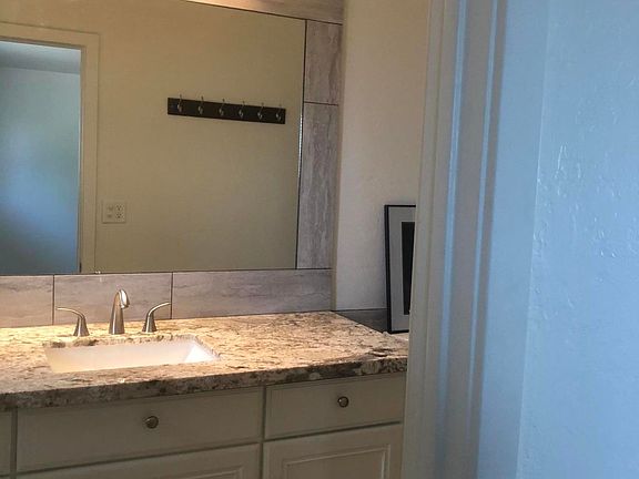4th image of 6001 N La Canada Dr