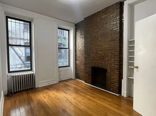 211 W 21st St APT 1R, New York, NY 10011