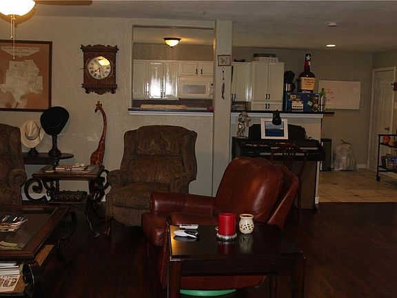 3rd image of 614 Walter Hill Dr