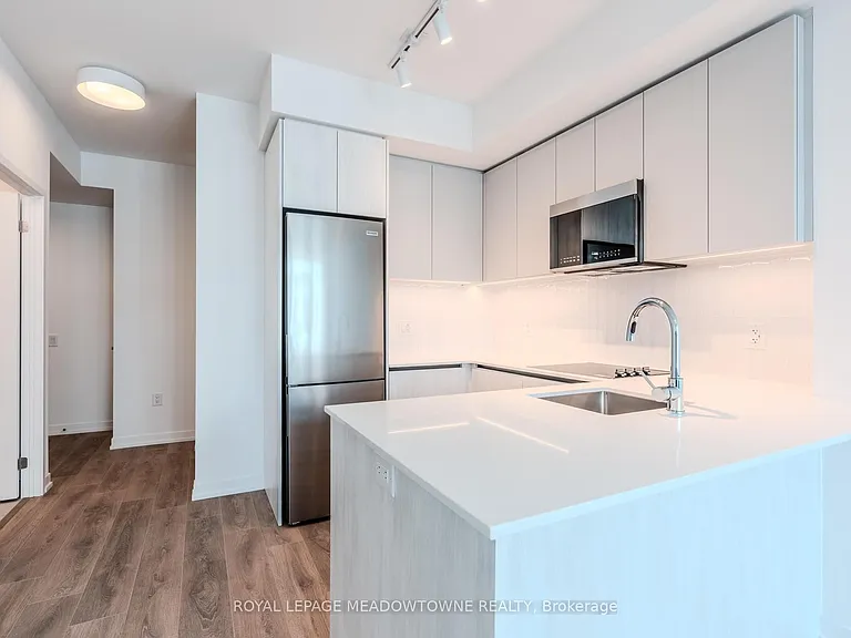 2485 Eglinton Ave W #913 — Photo 12