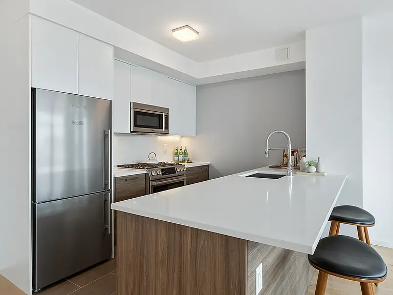 40 Pinehurst Ave #7B — Photo 4