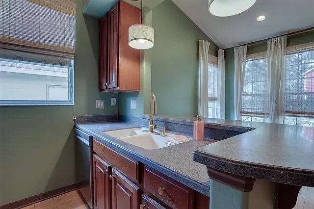 30 N Lawsona Blvd #30 — Photo 1