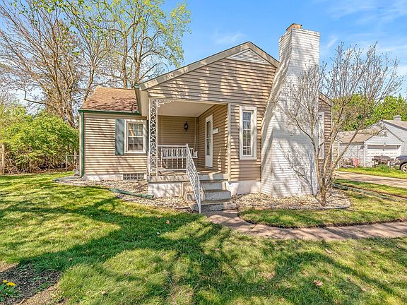 3rd image of 1001 S Lombardy Dr