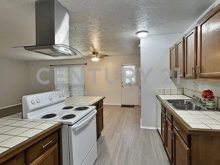 7127 Winterberry Dr — Photo 12