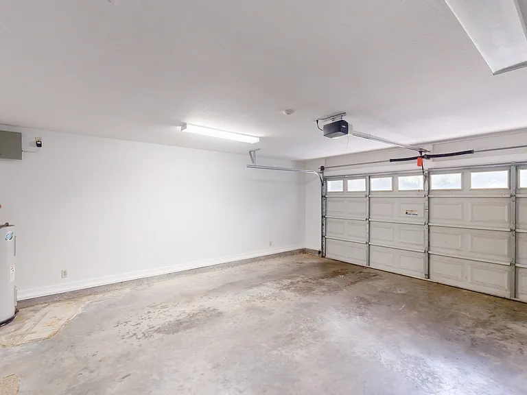 119 Celeste Ct — Photo 32