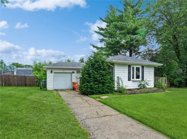 1219 Elder Ln, Des Moines, IA 50315