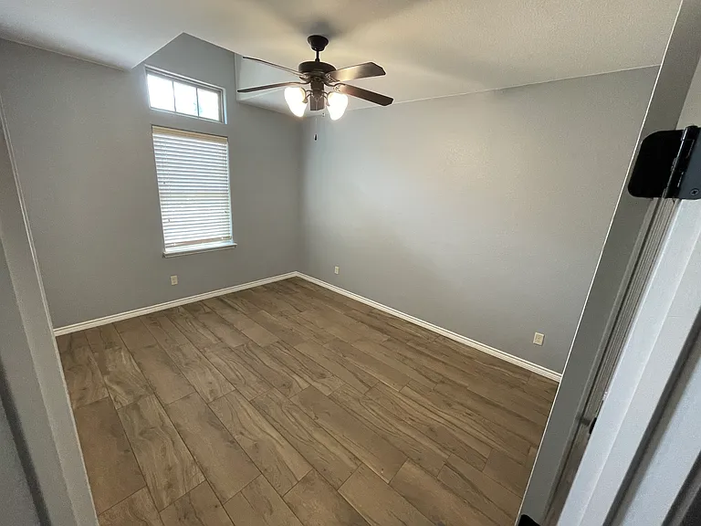 3317 Cullen Trl — Photo 14
