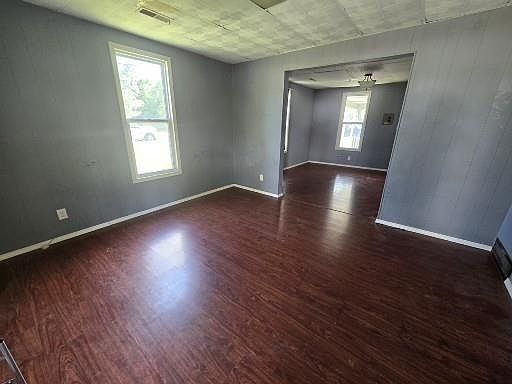 2nd image of 606 N Ash St