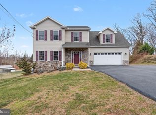 131 Pleasant View Ter, New Cumberland, PA 17070