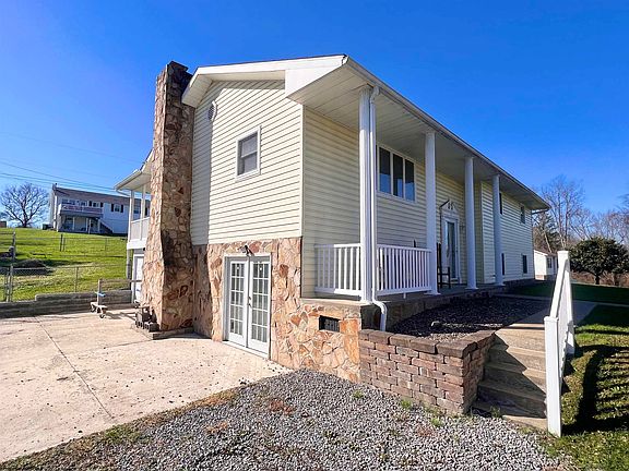 2nd image of 135 Haroldland Dr