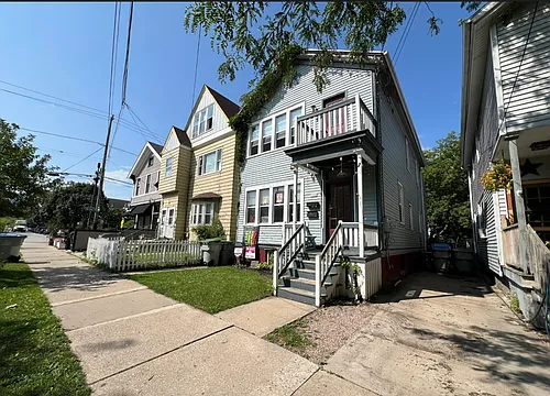 1709 N Astor St #A Photo 1