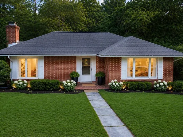 16 Whitmore St, Lexington, VA 24450