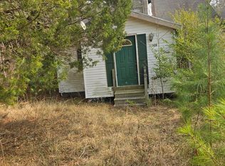 11329 Parallel Rd, Birdsnest, VA 23307