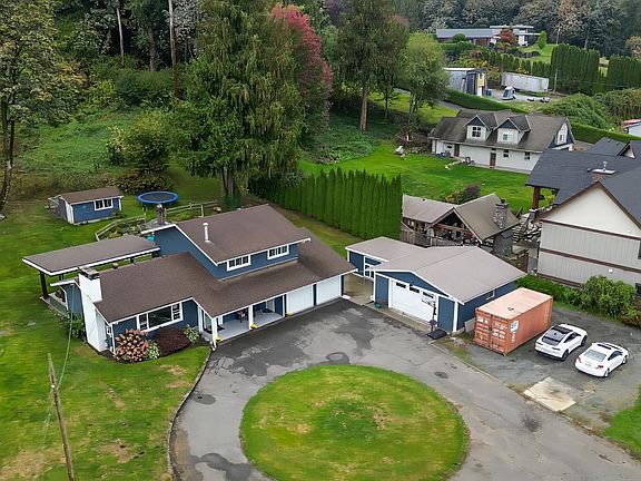 5th image of 33456 Clayburn Rd