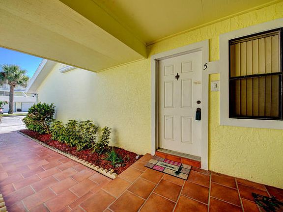 5th image of 101 La Costa St