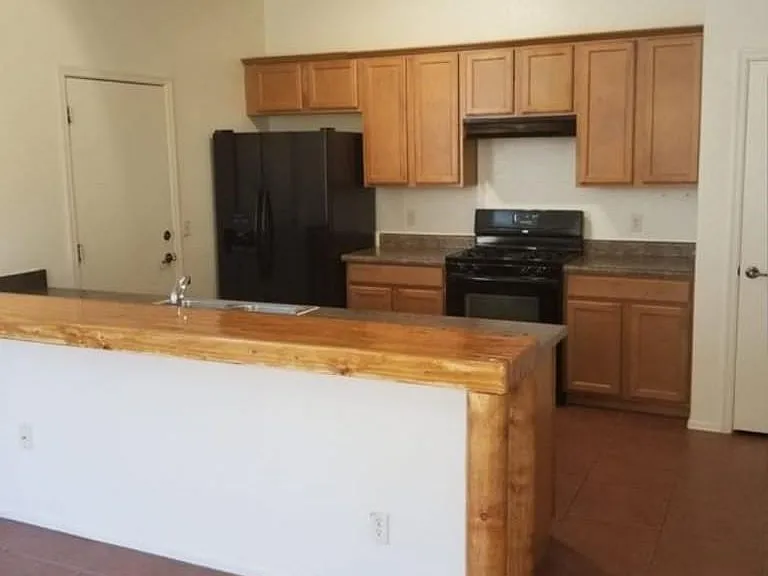 2070 E Calle Gran Desierto — Photo 8
