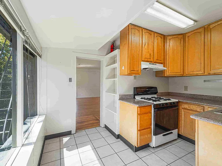 2732 Benvenue Ave — Photo 25