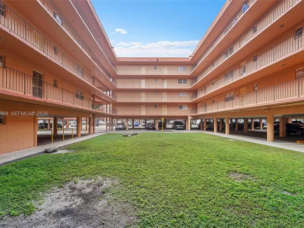 1890 W 56th St APT 1411, Hialeah, FL 33012