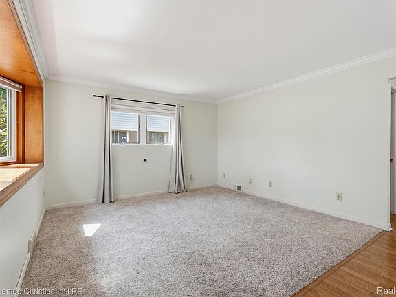 5th image of 1213 Langley Blvd