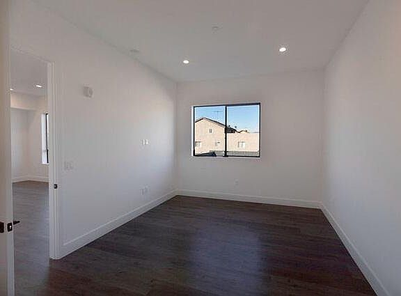 4th image of 5254 Denny Ave #202