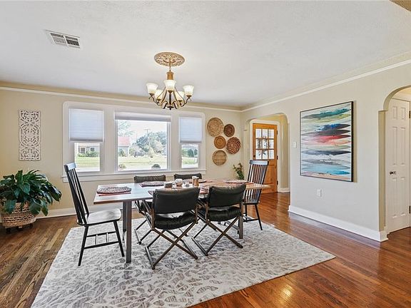 4th image of 40 Willow Dr