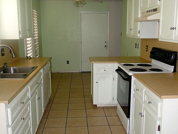 2nd image of 5216 Brazos Ave