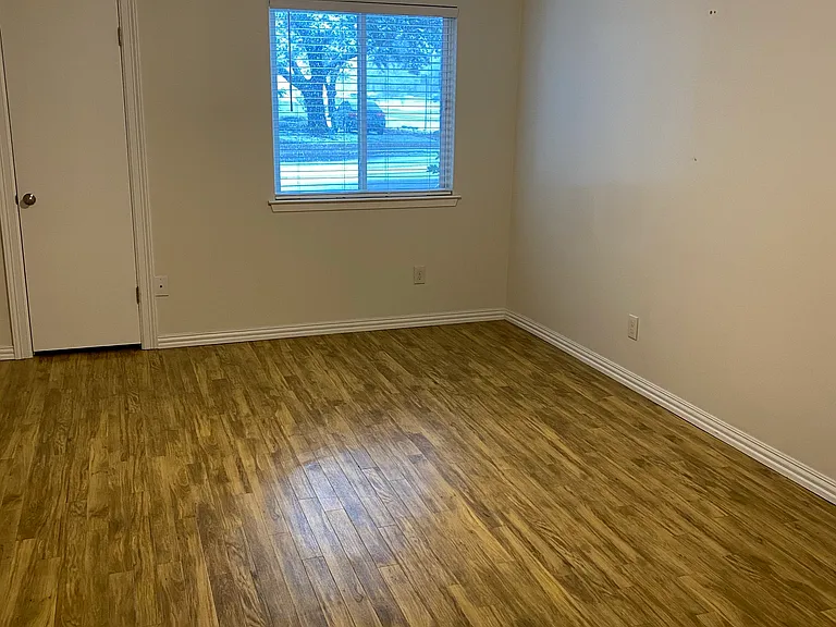 3216 Crosscreek Dr #102 — Photo 5