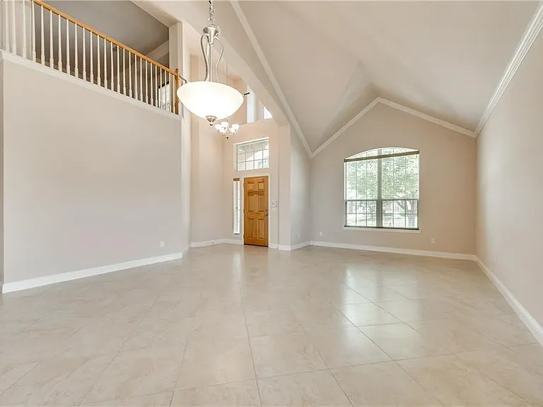 434 Teagarden Ct — Photo 9