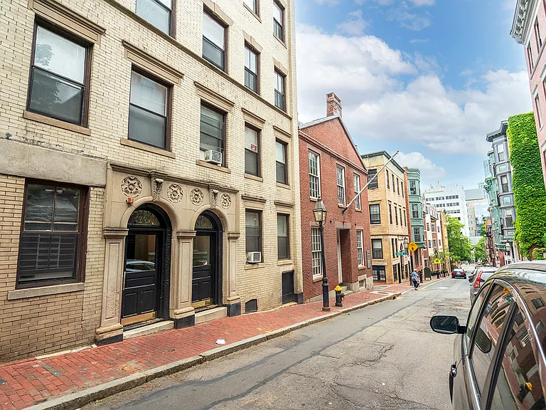 44 Joy St #8 — Photo 2
