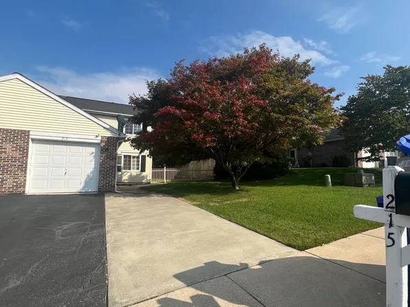 215 Adams Dr, Womelsdorf, PA 19567