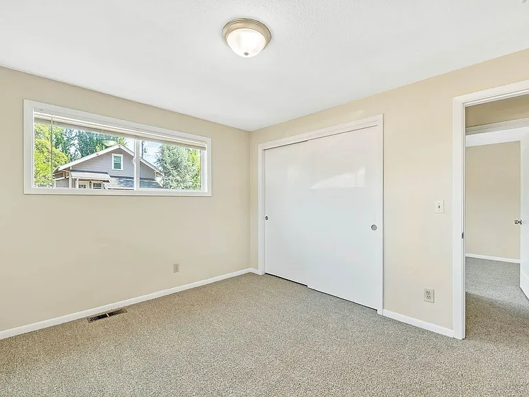Ferry St - 4 Plex — Photo 14