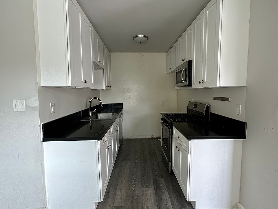 1st image of 4521 Colfax Ave #206