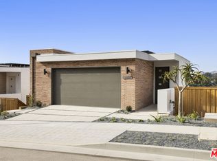 1641 N Bruce Ct, Los Angeles, CA 90026