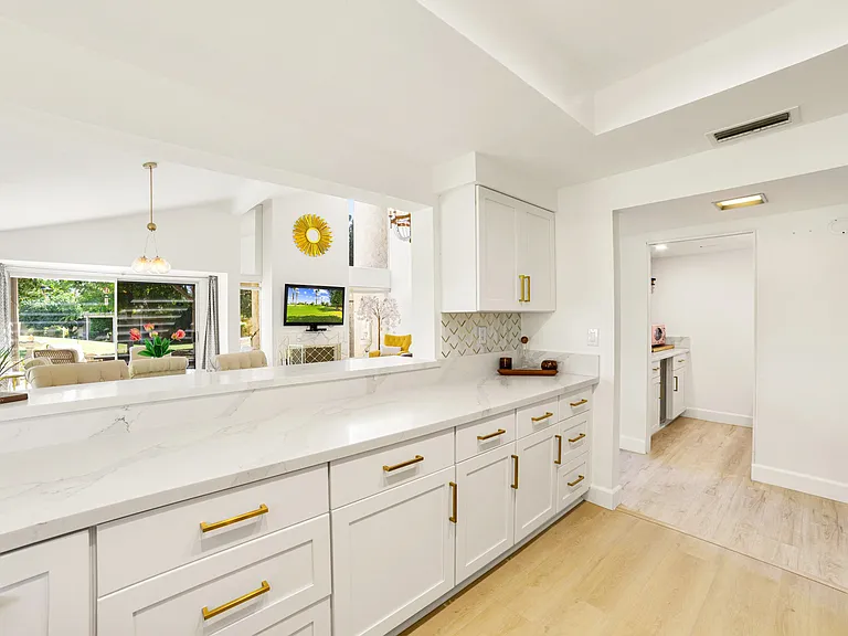 35090 Mission Hills Dr — Photo 8