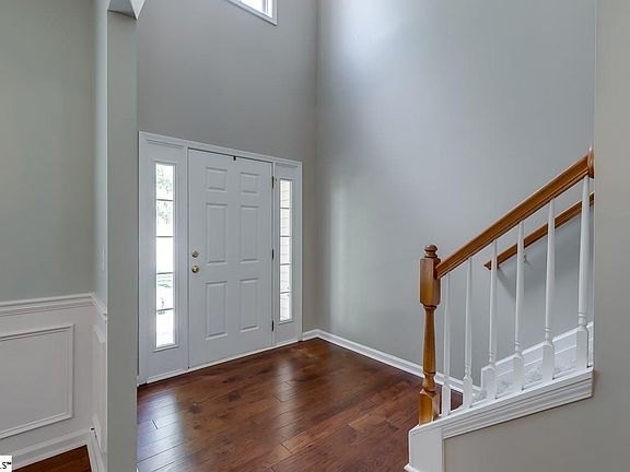 4th image of 204 Plum Orchard Ct