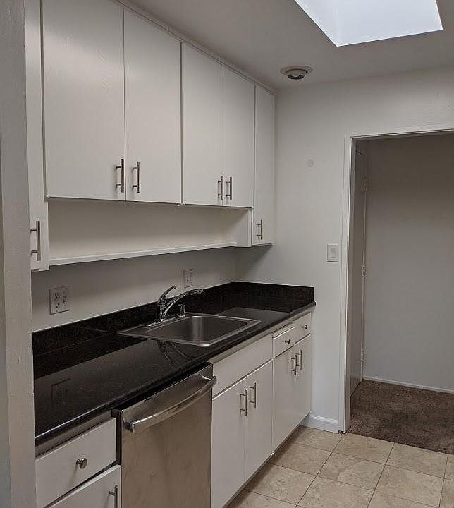 1st image of 803 N Humboldt St APT 402