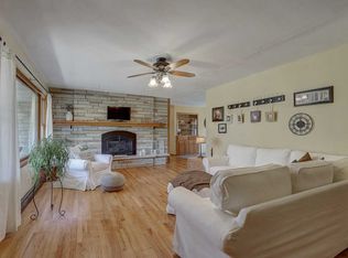 8472 S 44th St, Franklin, WI 53132
